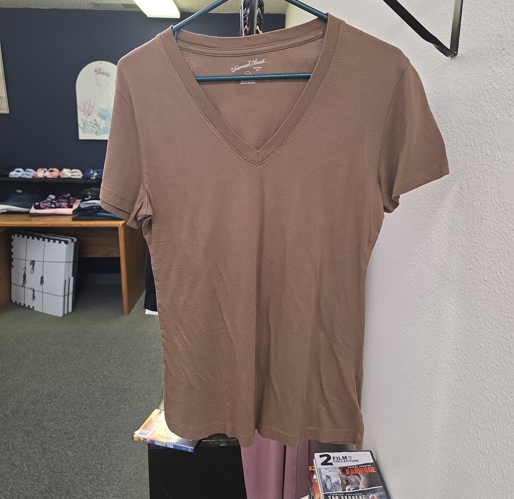 Universal Thread Short-Sleeve V-Neck Tee — Brown